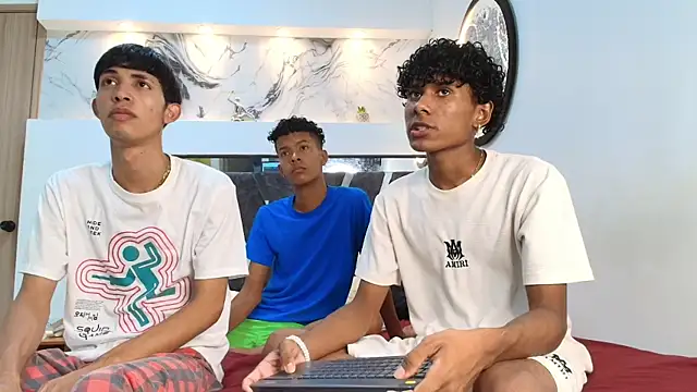 LONDON BOYS1 online show from October 3, 2025, 1:20 am