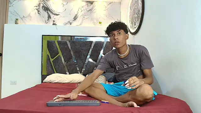 LONDON BOYS1 online show from November 2, 2025, 1:21 am