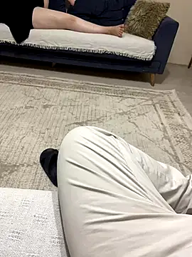 banuemre28 online show from September 25, 2025, 8:37 pm