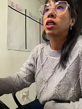 Snapshot of Incognitegirl chatting on October 29, 2025, 3:33 pm Incognitegirl online show from October 29, 2025, 3:33 pm