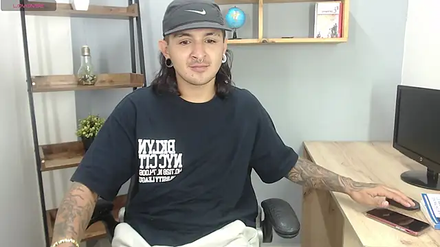 Rebel Wolf online show from October 9, 2025, 1:44 pm