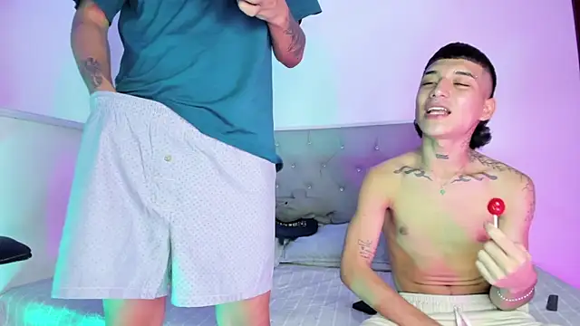 Snapshot of twinkDuohot chatting on February 11, 2026, 2:00 am twinkDuohot online show from February 11, 2026, 2:00 am