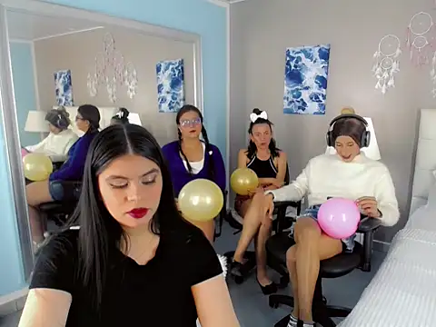 Snapshot of Perla_vonrose chatting on September 13, 2025, 4:01 am Perla vonrose online show from September 13, 2025, 4:01 am