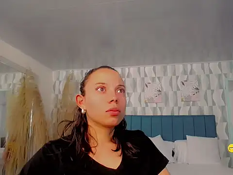 Snapshot of Perla_vonrose chatting on September 24, 2025, 12:00 pm Perla vonrose online show from September 24, 2025, 12:00 pm