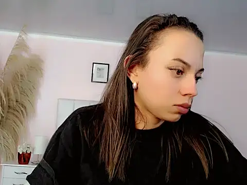 Snapshot of Perla_vonrose chatting on September 30, 2025, 12:33 pm Perla vonrose online show from September 30, 2025, 12:33 pm