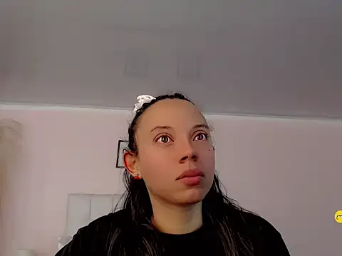 Snapshot of Perla_vonrose chatting on October 8, 2025, 12:17 pm Perla vonrose online show from October 8, 2025, 12:17 pm