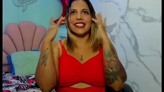 Snapshot of tiana_breeze chatting on September 12, 2025, 3:06 am tiana breeze online show from September 12, 2025, 3:06 am