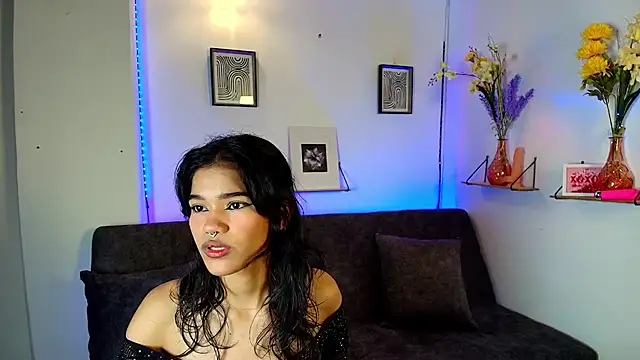 emycarver09 online show from September 10, 2025, 12:26 pm