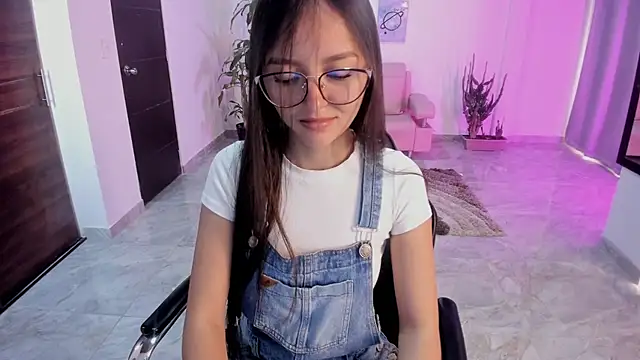 Snapshot of bella_fox_1 chatting on February 13, 2026, 3:01 pm bella fox 1 online show from February 13, 2026, 3:01 pm