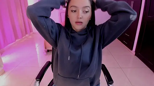 Snapshot of bella_fox_1 chatting on January 12, 2026, 2:46 pm bella fox 1 online show from January 12, 2026, 2:46 pm