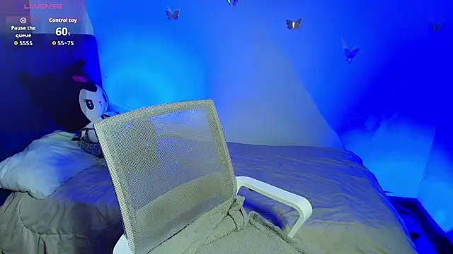 Snapshot of annie-russel chatting on March 4, 2026, 7:38 am annie-russel online show from March 4, 2026, 7:38 am