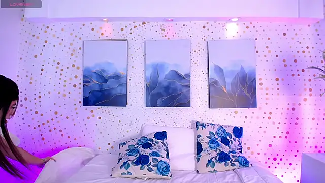 Snapshot of Emily_Vaughan chatting on November 25, 2025, 3:29 am Emily Vaughan online show from November 25, 2025, 3:29 am