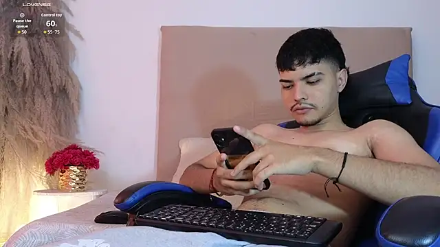 Snowlann online show from November 11, 2025, 11:49 am