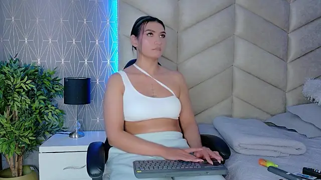 samiradoll online show from February 11, 2026, 2:33 am