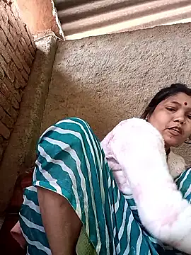 Snapshot of Rashili_jaan chatting on February 4, 2026, 4:07 am Rashili jaan online show from February 4, 2026, 4:07 am