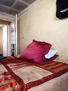 Snapshot of Hluga_25 chatting on November 7, 2025, 5:45 am Hluga 25 online show from November 7, 2025, 5:45 am