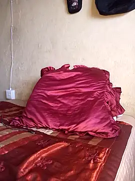 Snapshot of Hluga_25 chatting on October 13, 2025, 9:22 am Hluga 25 online show from October 13, 2025, 9:22 am