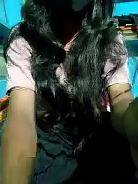 Snapshot of Pari_queen_44 chatting on October 24, 2025, 4:50 pm Pari queen 44 online show from October 24, 2025, 4:50 pm