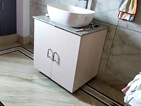 Snapshot of NehaQn chatting on November 4, 2025, 7:34 am NehaQn online show from November 4, 2025, 7:34 am