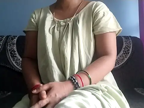 Snapshot of NehaQn chatting on September 13, 2025, 1:05 am NehaQn online show from September 13, 2025, 1:05 am