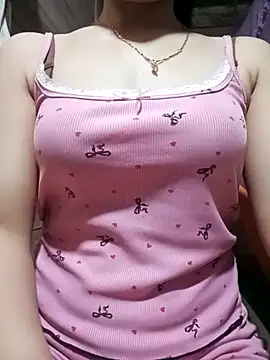 LucyyLy online show from April 14, 2026, 10:09 am