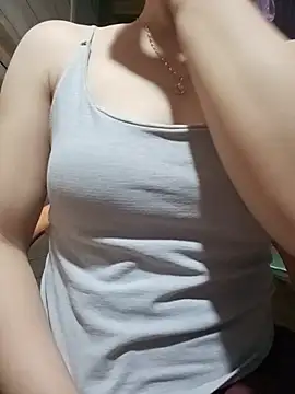 LucyyLy online show from June 10, 2026, 10:44 pm
