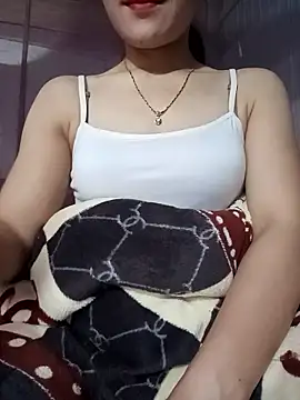 Snapshot of LucyyLy chatting on January 17, 2026, 12:04 am LucyyLy online show from January 17, 2026, 12:04 am