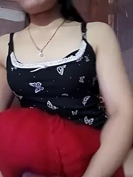 Snapshot of LucyyLy chatting on February 7, 2026, 3:58 am LucyyLy online show from February 7, 2026, 3:58 am