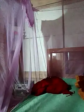 LucyyLy online show from October 24, 2025, 11:37 pm