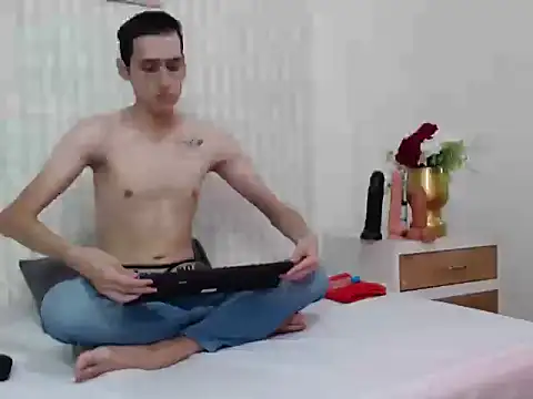 LuigiMarchetti online show from September 22, 2025, 7:42 pm