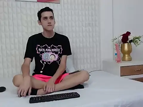 LuigiMarchetti online show from September 20, 2025, 8:03 pm