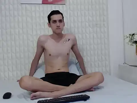 LuigiMarchetti online show from September 27, 2025, 7:42 pm