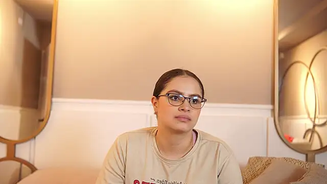 Tayler Kim online show from October 11, 2025, 6:42 pm