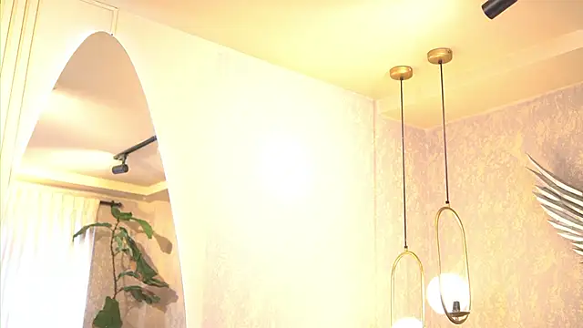 Tayler Kim online show from October 29, 2025, 6:18 pm