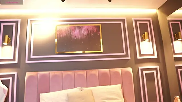 Tayler Kim online show from November 9, 2025, 4:22 pm