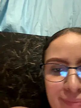 Tayler Kim online show from November 23, 2025, 9:36 pm