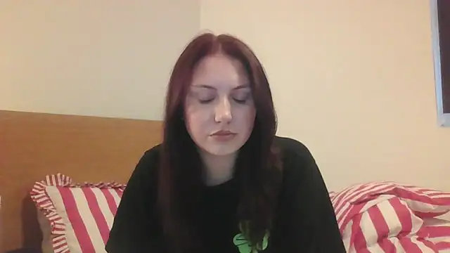 Snapshot of RoseMaee chatting on October 21, 2025, 3:55 pm RoseMaee online show from October 21, 2025, 3:55 pm