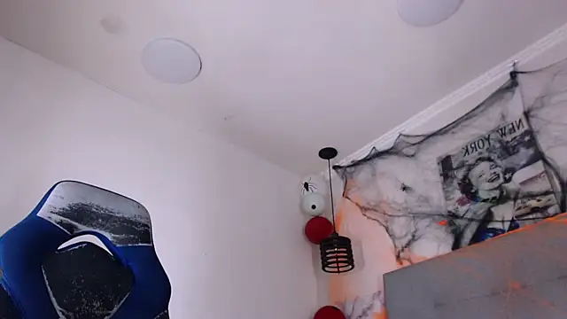 aston xvera online show from October 26, 2025, 3:56 pm