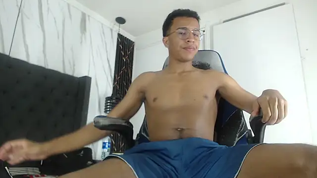 aston xvera online show from November 12, 2025, 3:43 am