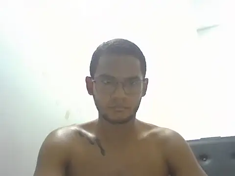 jayden cooper1 online show from November 12, 2025, 8:12 pm