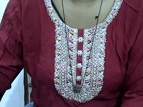 Hott Noor online show from September 8, 2025, 2:16 pm