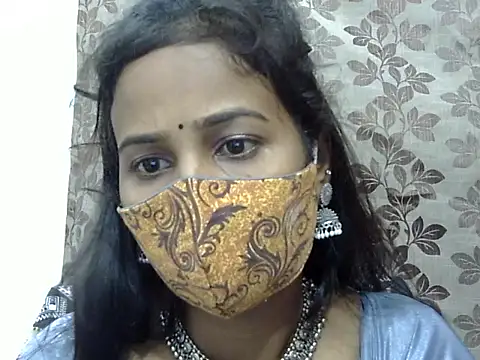 Hott Noor online show from September 18, 2025, 3:04 pm