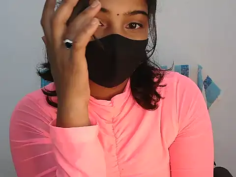 Hott Noor online show from November 22, 2025, 4:06 pm