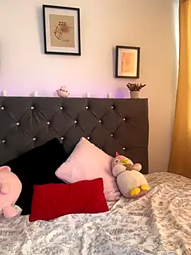 Im Lyan online show from October 4, 2025, 3:24 pm