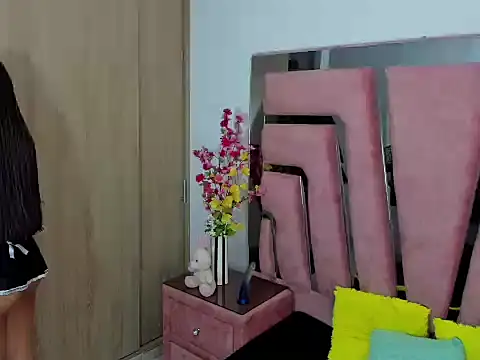 MaraKarly online show from October 13, 2025, 1:45 pm