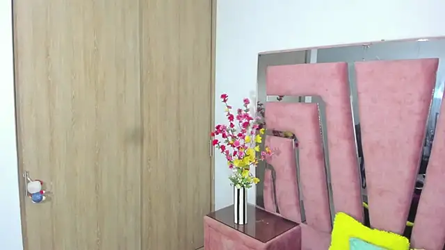 MaraKarly online show from November 27, 2025, 8:15 am