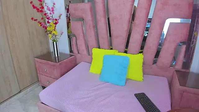 MaraKarly online show from April 11, 2026, 12:40 am