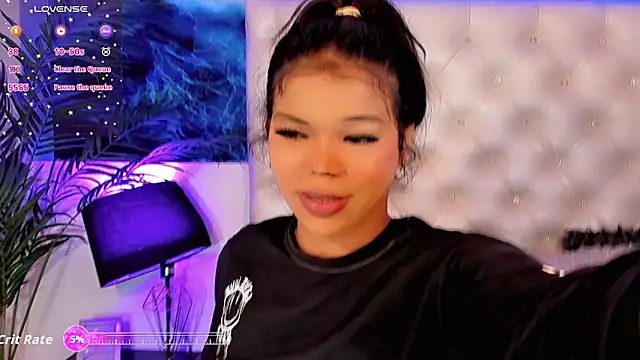 Valeria Swett  online show from April 12, 2026, 8:34 pm