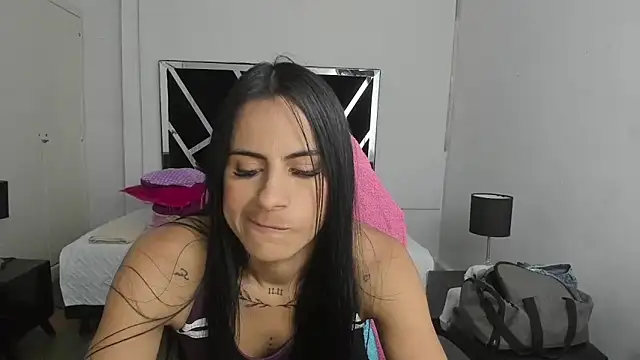 charlotthe ee online show from October 21, 2025, 6:29 pm