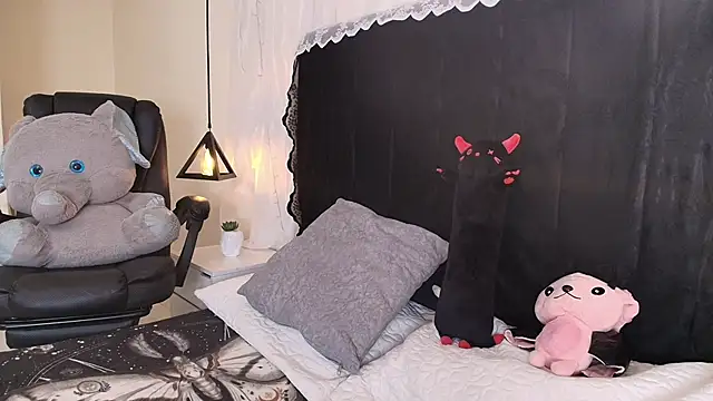 IvyBelle  online show from April 9, 2026, 11:27 am